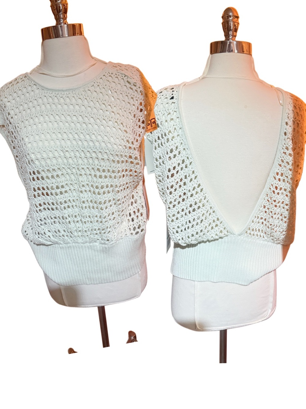 New open-stitch crochet open back sweater top Robert Rodriguez sleeveless sz L